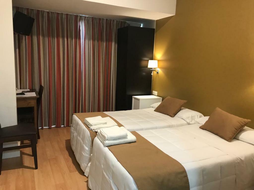 Hotel Moya Navalmoral De La Mata Εξωτερικό φωτογραφία
