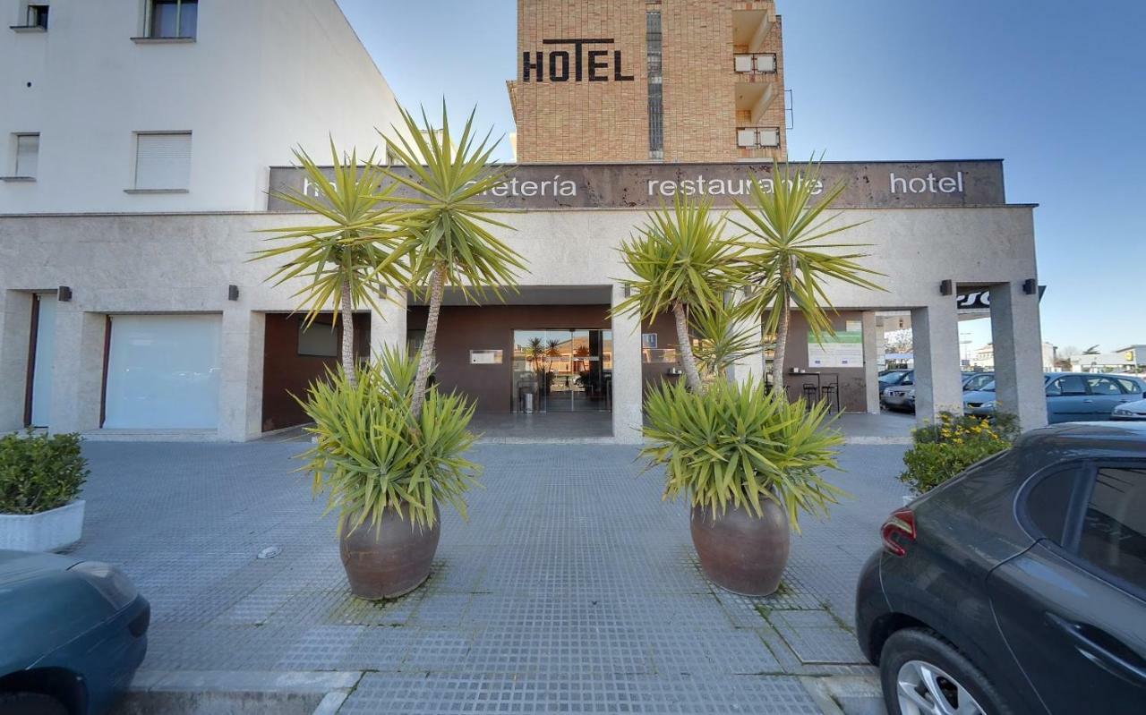 Hotel Moya Navalmoral De La Mata Εξωτερικό φωτογραφία