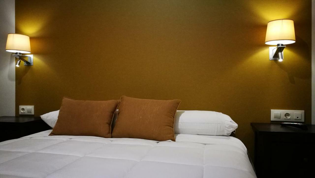 Hotel Moya Navalmoral De La Mata Εξωτερικό φωτογραφία