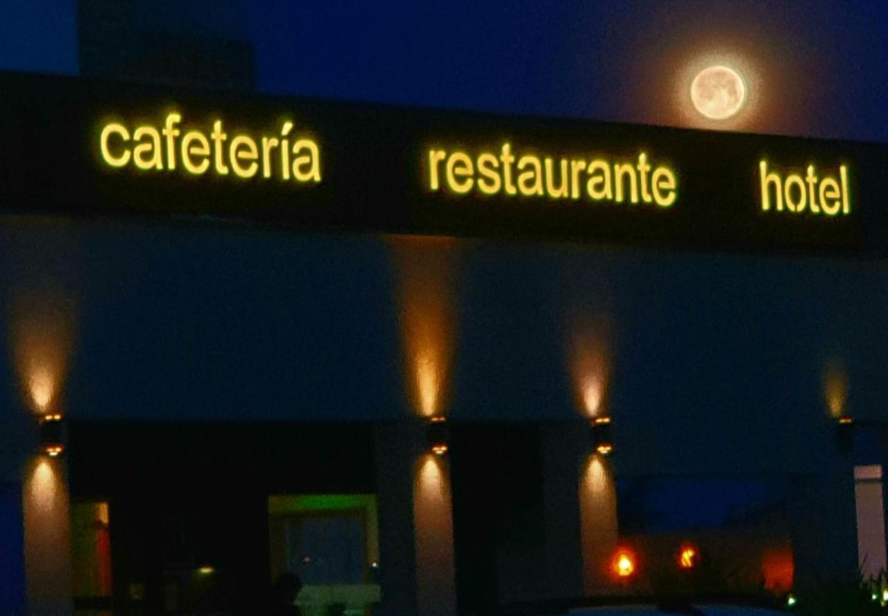 Hotel Moya Navalmoral De La Mata Εξωτερικό φωτογραφία